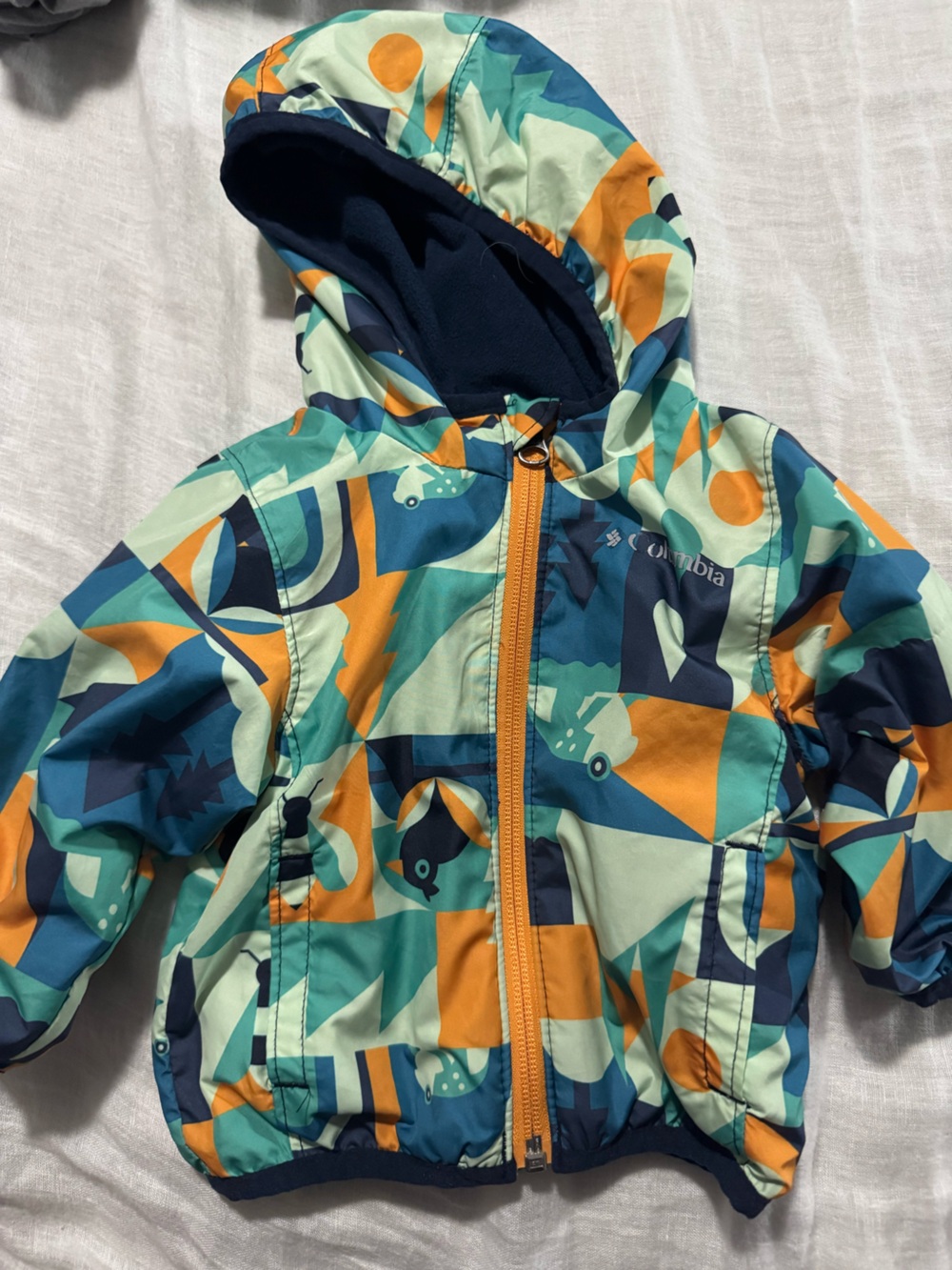 Columbia Navy & White Infant Jacket Label Detail
